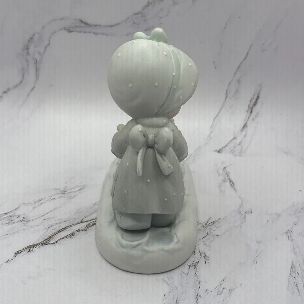 Precious Moments January Calendar Girl Winter Doll‎ In Sleigh Sled 1987 NEW